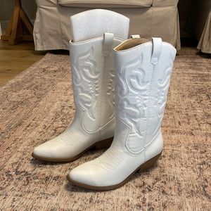 Soda brand womens white cowboy boots